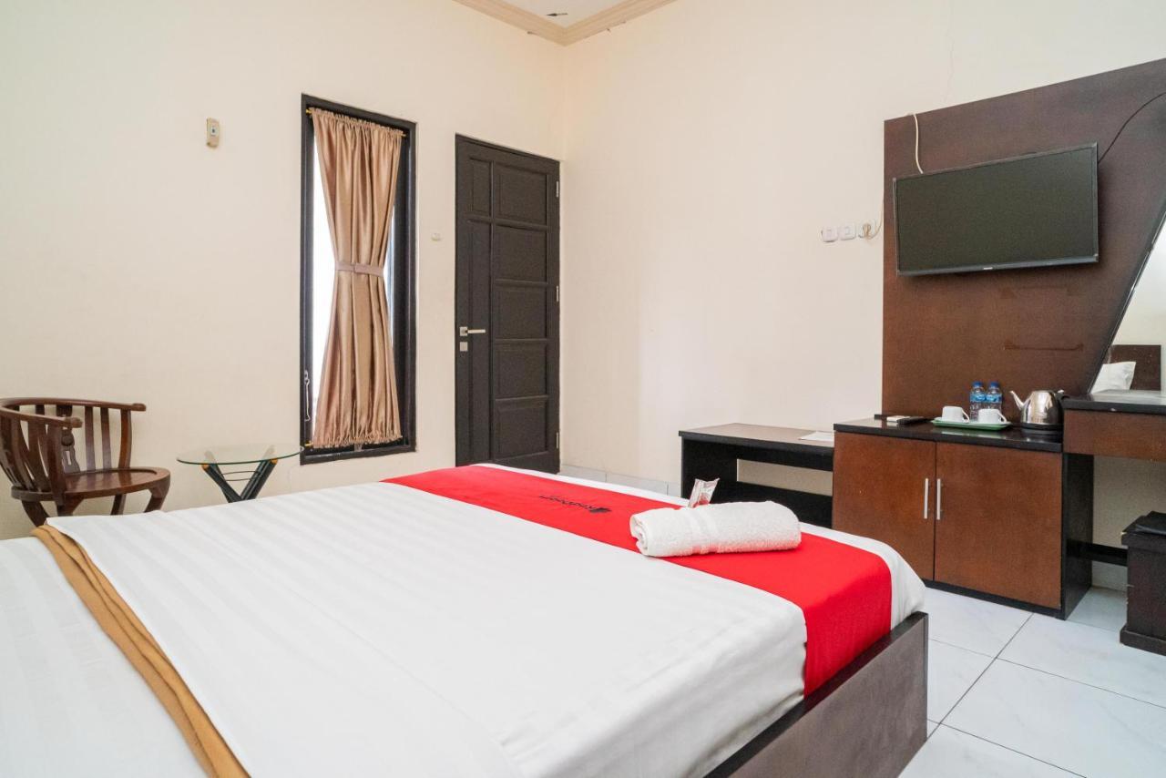 Reddoorz @ Wisma Pangrango Palangkaraya Buitenkant foto