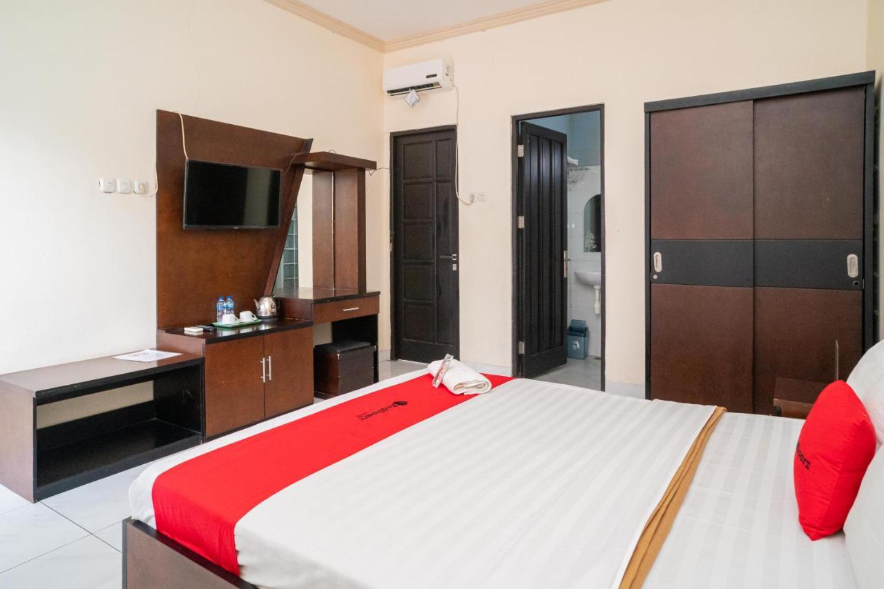 Reddoorz @ Wisma Pangrango Palangkaraya Buitenkant foto