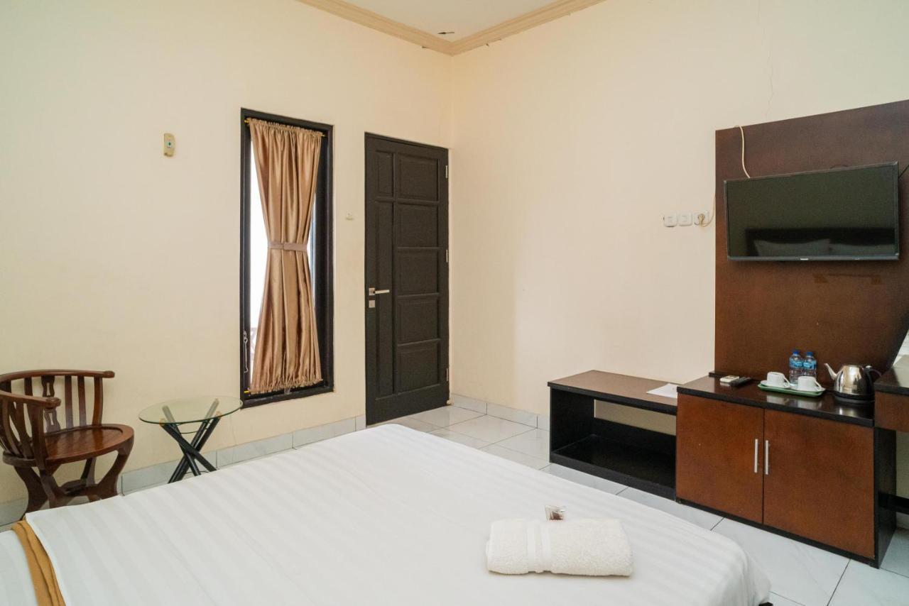 Reddoorz @ Wisma Pangrango Palangkaraya Buitenkant foto
