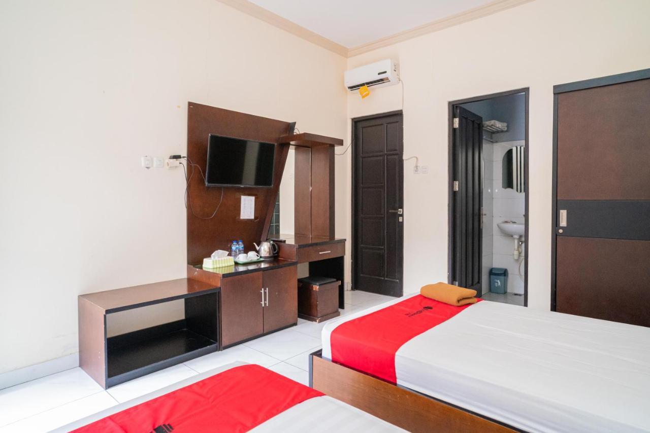 Reddoorz @ Wisma Pangrango Palangkaraya Buitenkant foto
