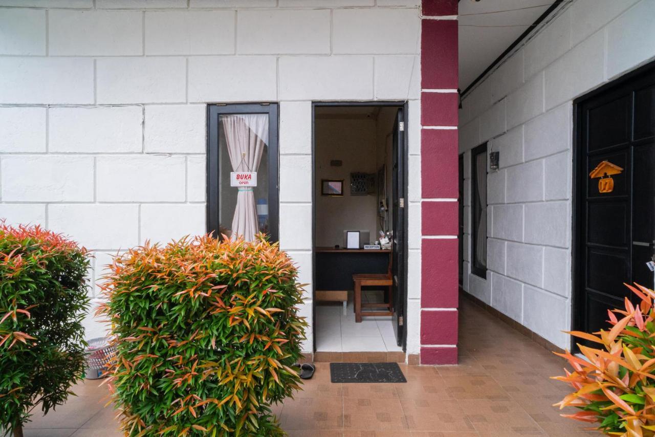 Reddoorz @ Wisma Pangrango Palangkaraya Buitenkant foto