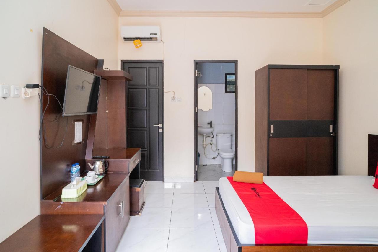 Reddoorz @ Wisma Pangrango Palangkaraya Buitenkant foto