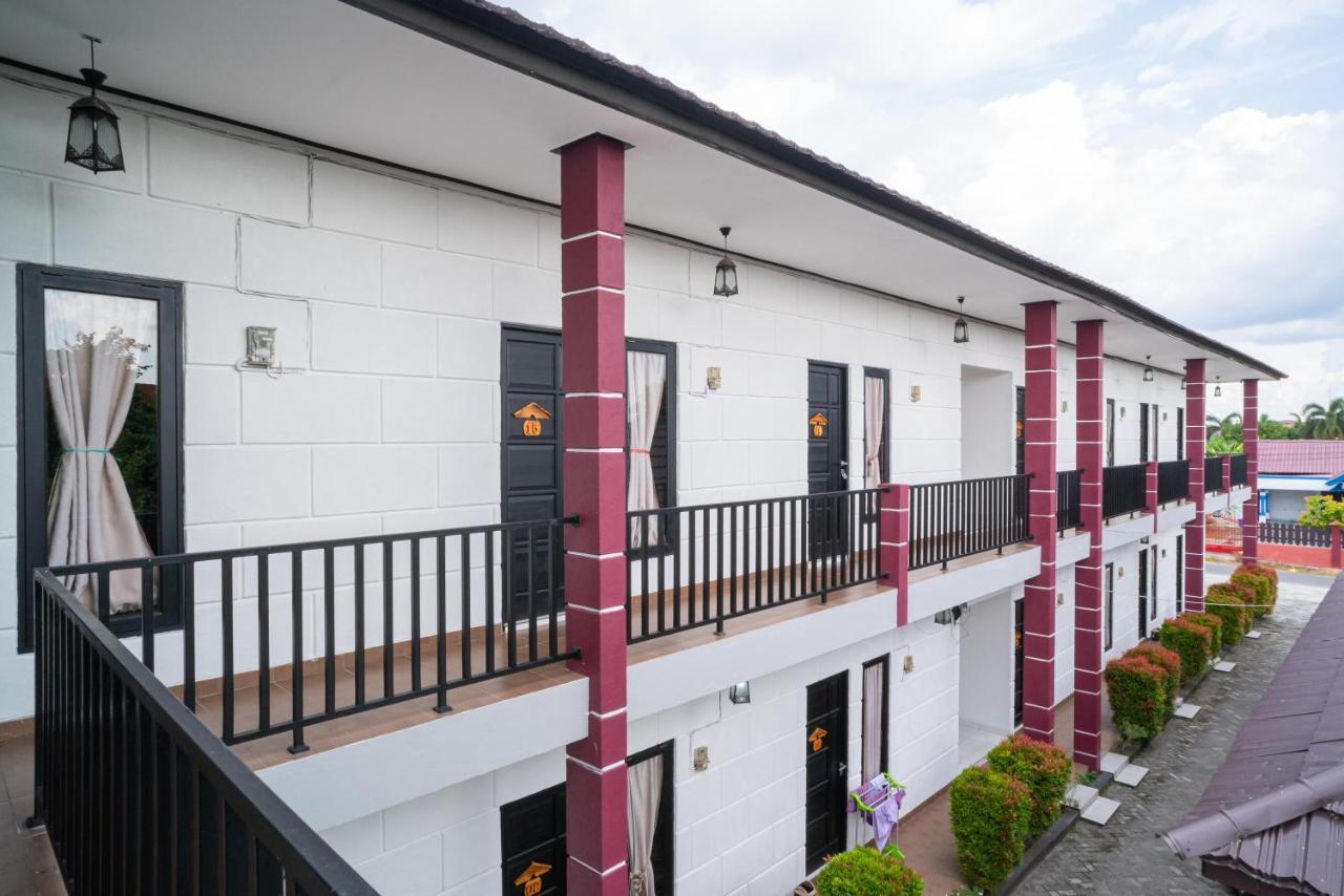 Reddoorz @ Wisma Pangrango Palangkaraya Buitenkant foto