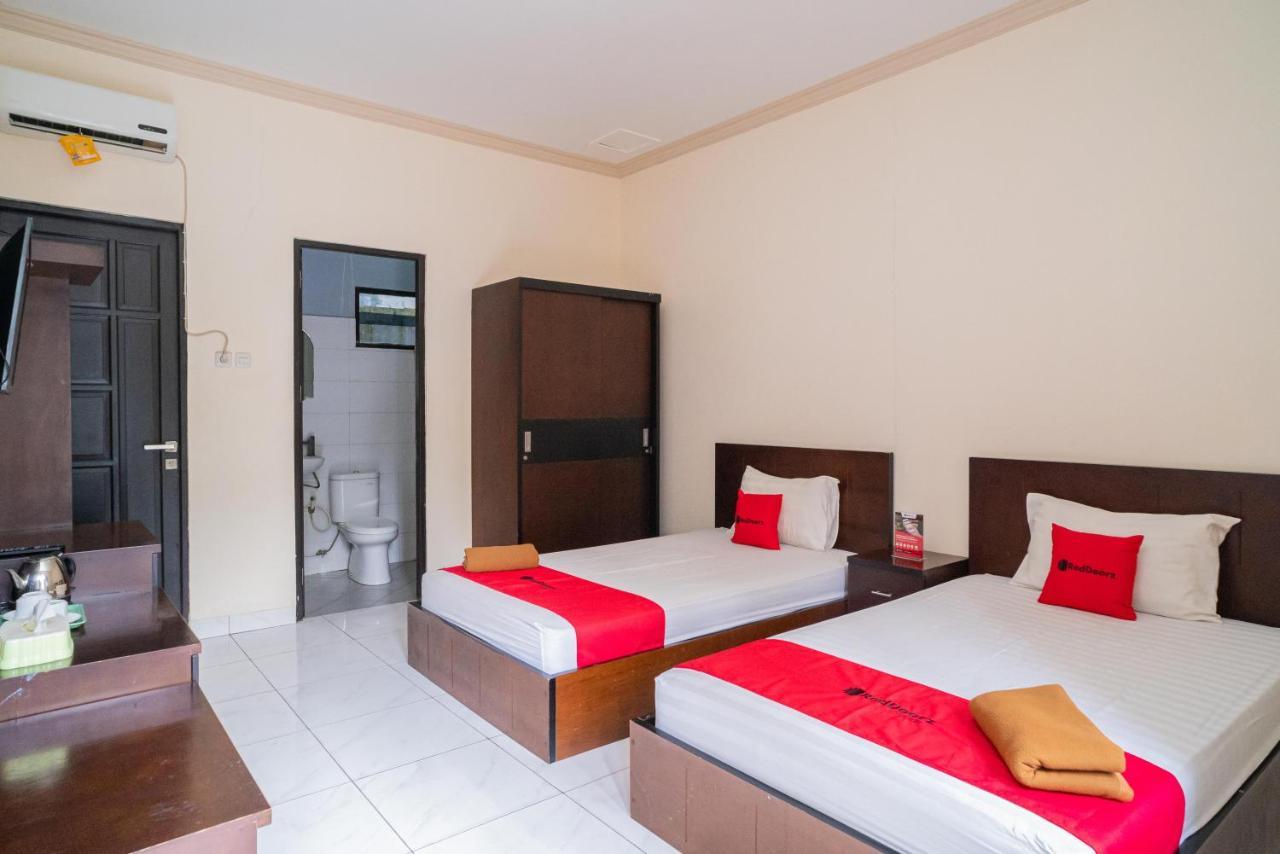 Reddoorz @ Wisma Pangrango Palangkaraya Buitenkant foto