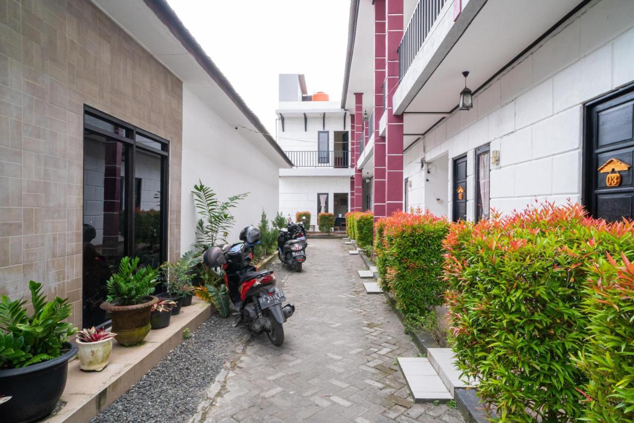 Reddoorz @ Wisma Pangrango Palangkaraya Buitenkant foto